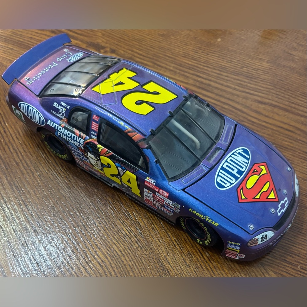 Jeff Gordon 1999 Superman Themed Car 1:24 Scale